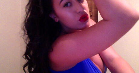 Lush brittish brunette bombshell Leanne Crow in hot posing gallery